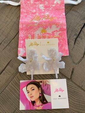 Lilly Pulitzer Lele Sadoughi White Floral Resin Statement Earrings
